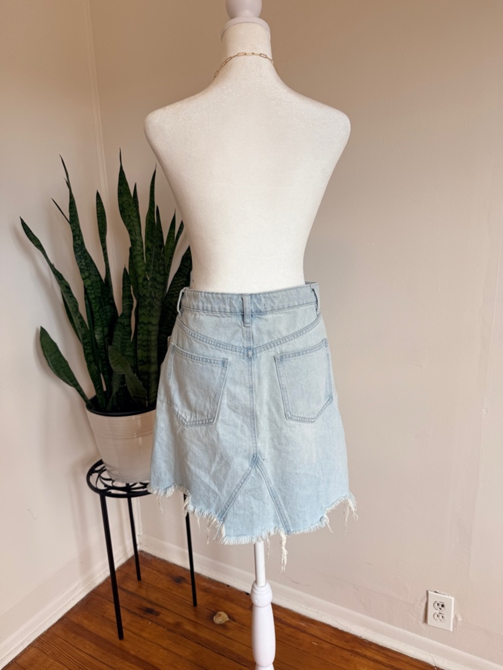 Free People | Pale Blue Raw-Hem Denim Mini‎ Skirt *FLAW* - Picture 3 of 14